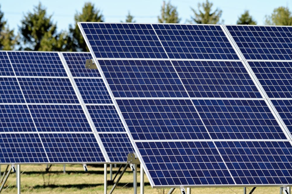 solar-panels-illinois-web Arrow Tru-Line facility